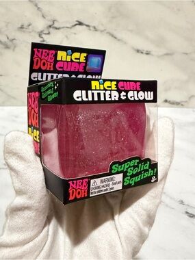 NeeDoh Nice Cube Glitter and Glow PINK